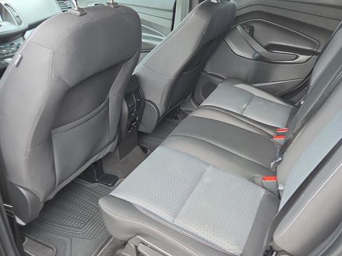 Used 2017 Ford Escape SE w/ Equipment Group 201A FWD image 13