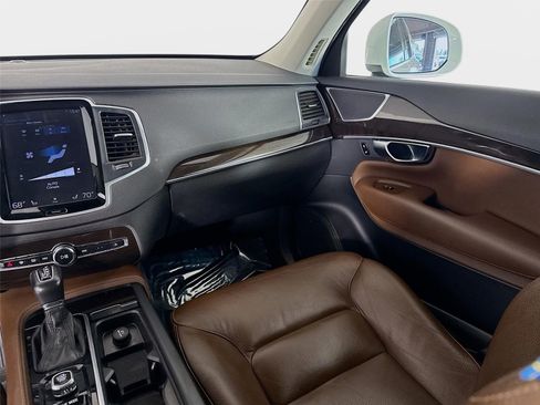 Used 2019 Volvo XC90 T6 Momentum AWD/4WD image 25