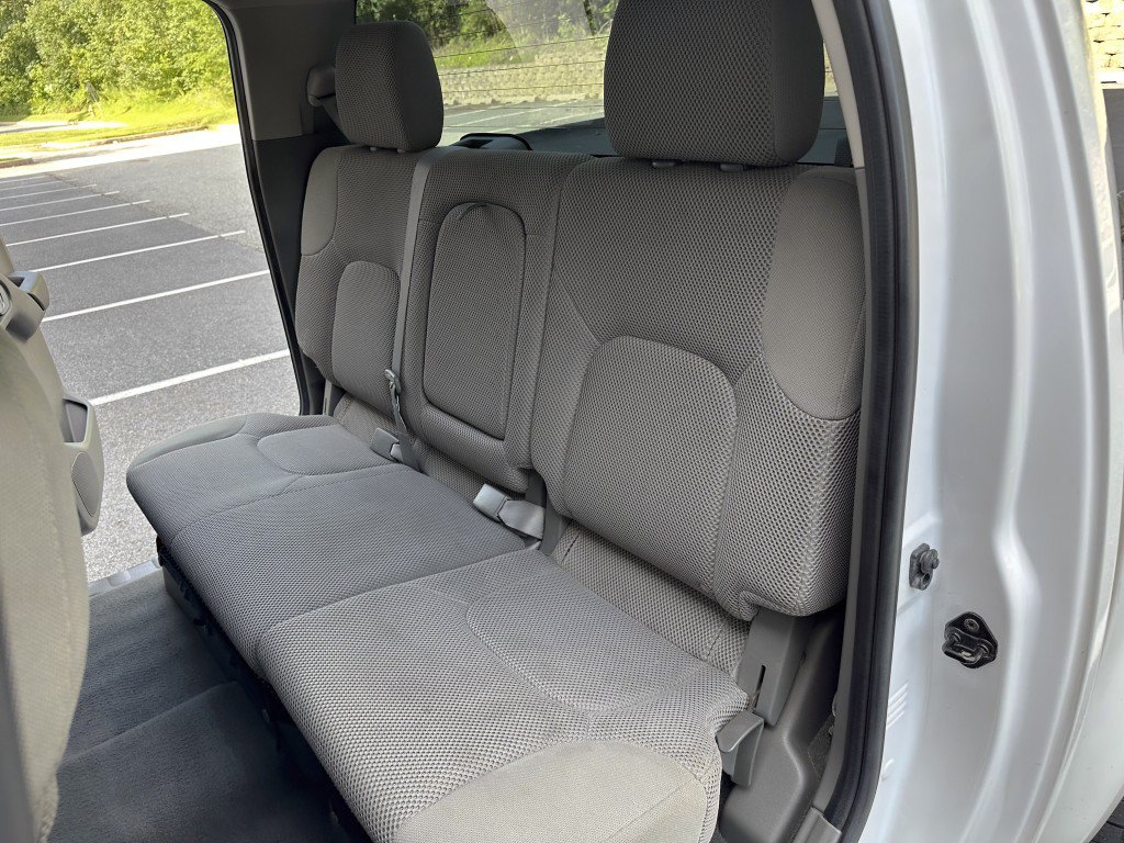Used 2007 Nissan Frontier SE w/ Power Pkg AWD/4WD image 21