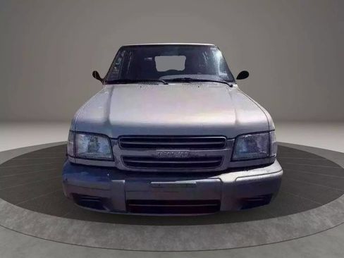 Used 2000 Isuzu Trooper S image 13