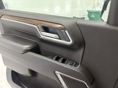 Certified 2025 Chevrolet Silverado 1500 LT AWD/4WD image 21