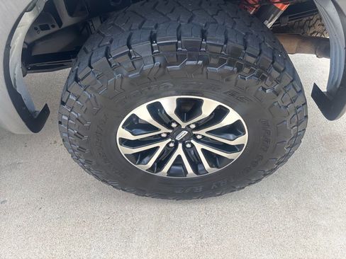 Used 2020 Ford F150 Raptor w/ Equipment Group 802A Luxury AWD/4WD image 19