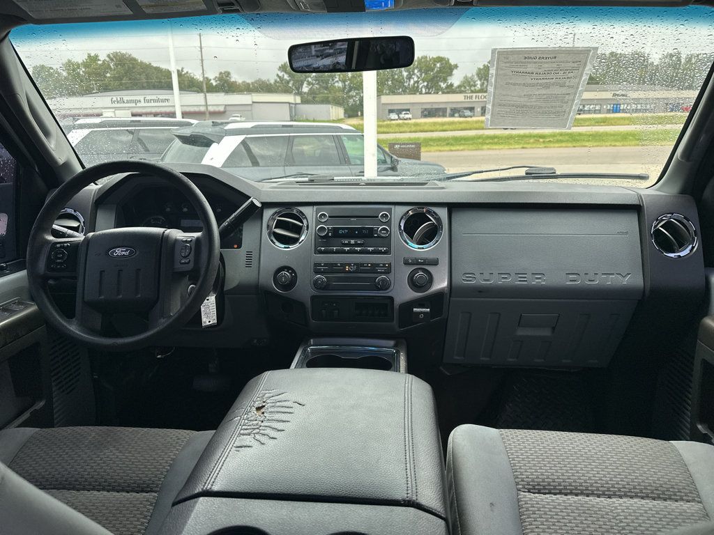 Used 2013 Ford F250 XLT w/ Chrome Pkg AWD/4WD image 3