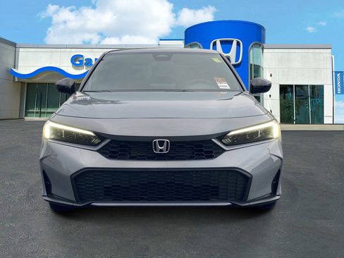 Used 2025 Honda Civic Sport image 2
