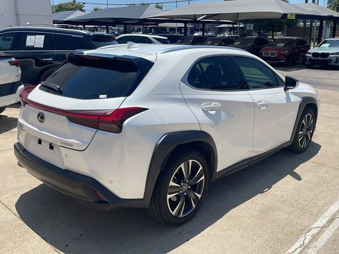 Used 2019 Lexus UX 200 w/ Premium Package FWD image 3