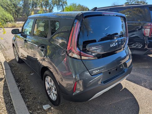 Certified 2025 Kia Soul LX w/ LX Technology Package image 4