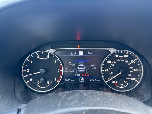 Used 2024 Nissan Altima 2.5 SV w/ SV Premium Package FWD image 11