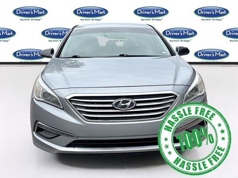 Used 2015 Hyundai Sonata SE image 2