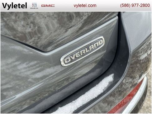 Used 2022 Jeep Grand Cherokee Overland w/ Advanced Protech Group III image 10