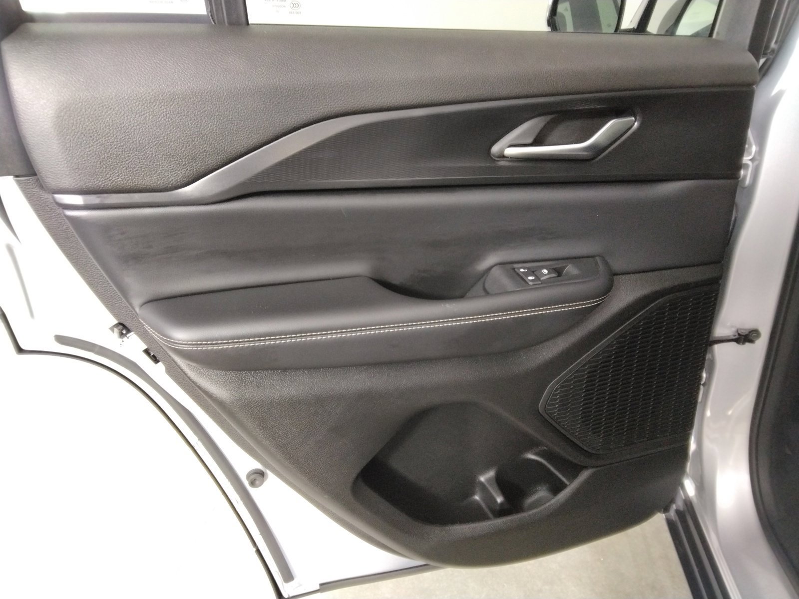 Used 2023 Jeep Grand Cherokee Altitude AWD/4WD image 23