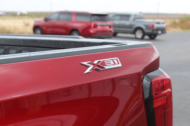 Used 2023 GMC Sierra 1500 SLT AWD/4WD image 14