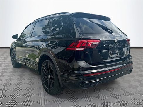 Used 2022 Volkswagen Tiguan SE R-Line image 8