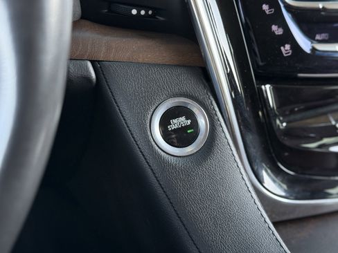 Used 2017 Cadillac Escalade Luxury image 32
