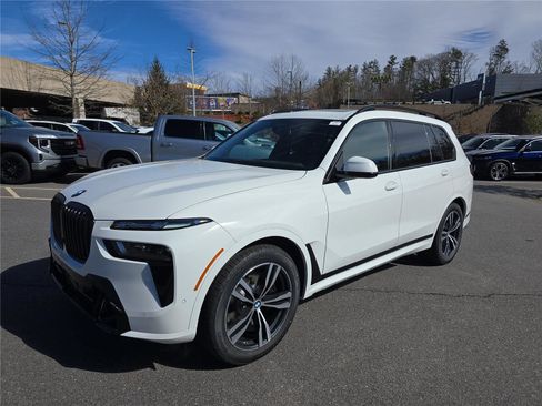 New 2026 BMW X7 xDrive40i w/ M Sport Package AWD/4WD image 8