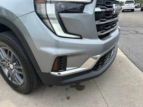 Used 2026 GMC Acadia Elevation w/ LPO, Floor Liner Package AWD/4WD image 11