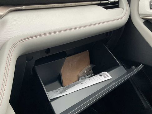 Used 2026 Ford Explorer Active w/ Active Comfort Package image 21