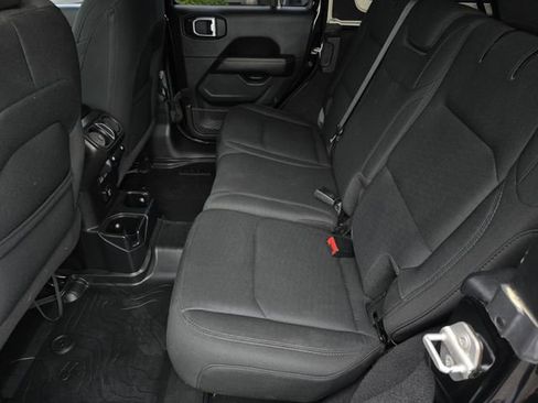 Used 2020 Jeep Wrangler Unlimited Sahara AWD/4WD image 34