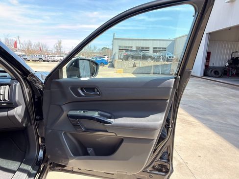 Certified 2025 Nissan Pathfinder SV w/ Cargo Package image 16