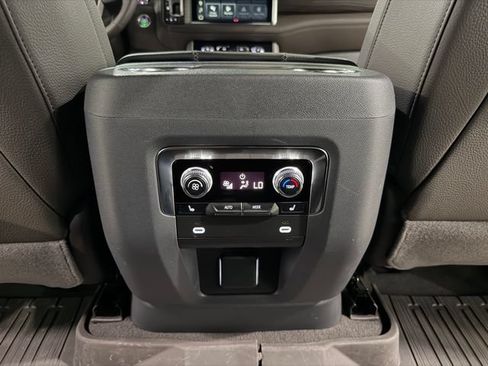 Used 2023 GMC Yukon Denali AWD/4WD image 28