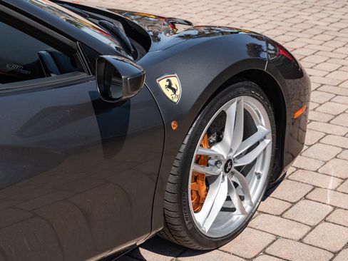 Used 2018 Ferrari 488 Spider image 11