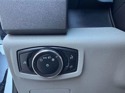 Used 2022 Ford F250 XL w/ Power Equipment Group image 20