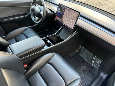 Used 2021 Tesla Model Y Long Range image 17