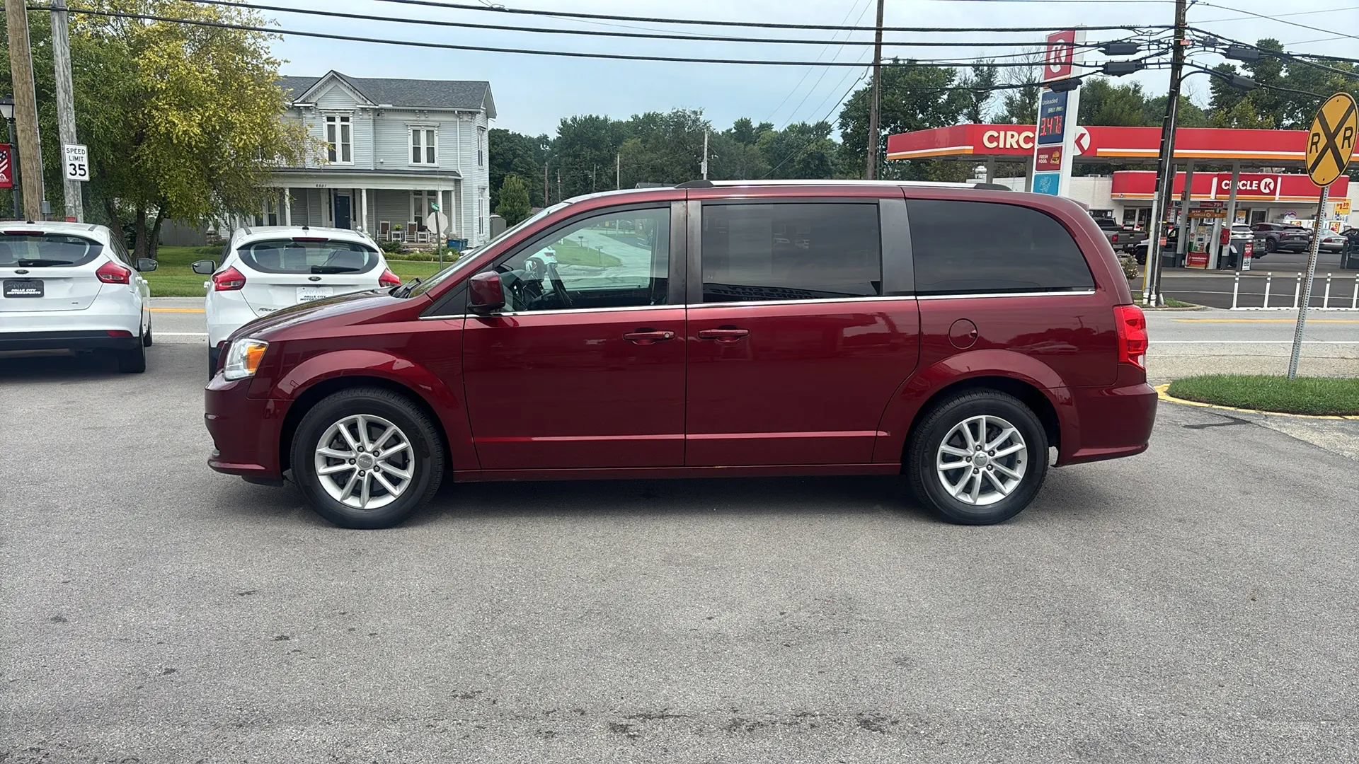 Used 2020 Dodge Grand Caravan SXT FWD image 7