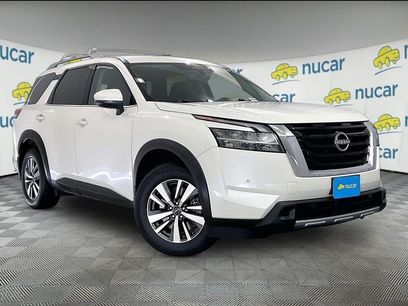 Used 2024 Nissan Pathfinder SL