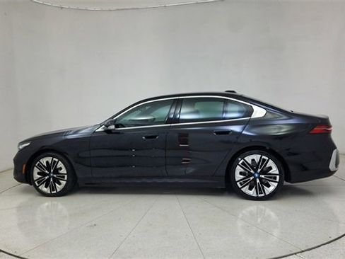 Used 2024 BMW i5 eDrive40i w/ Premium Package image 66