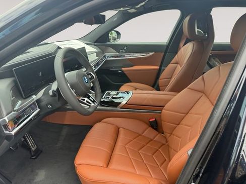 New 2026 BMW i7 xDrive60 AWD/4WD image 9