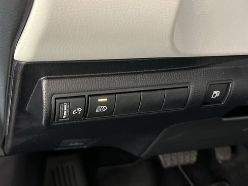 Used 2024 Toyota Corolla LE image 31