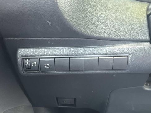 Used 2020 Toyota Corolla SE w/ SE Premium Package FWD image 23