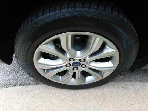 Used 2019 Ford Edge Titanium AWD/4WD image 7