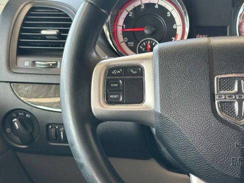 Used 2015 Dodge Grand Caravan SE w/ Quick Order Package 29E SE FWD image 9
