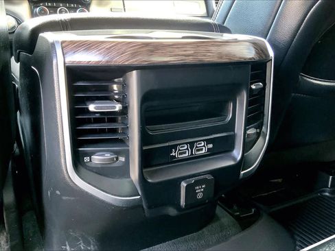 Used 2020 RAM 1500 Laramie image 31