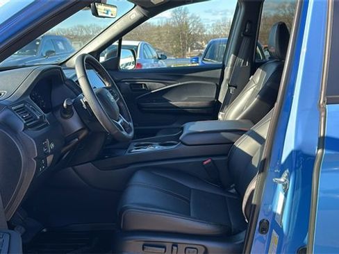 Used 2025 Honda Ridgeline TrailSport image 9