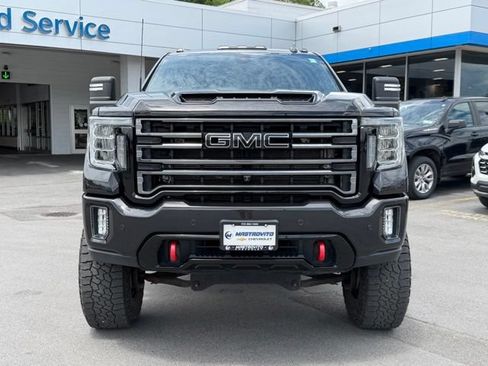 Used 2020 GMC Sierra 2500 AT4 w/ Technology Package AWD/4WD image 3
