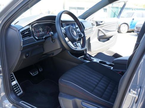 Used 2019 Volkswagen Jetta GLI image 33
