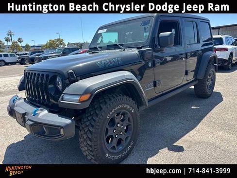 Used 2023 Jeep Wrangler Unlimited w/ Sun & Screen Package AWD/4WD image 1