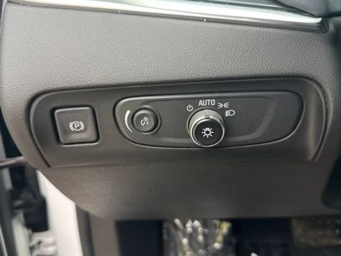 Used 2021 Buick Enclave Essence w/ Sound and Sites Package AWD/4WD image 39