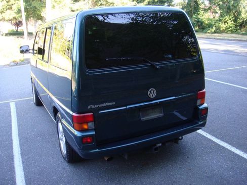 Used 2003 Volkswagen Eurovan MV image 9