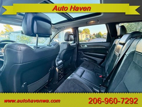 Used 2012 Jeep Grand Cherokee SRT8 w/ Luxury Group II image 11