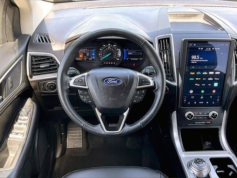 Used 2024 Ford Edge SEL image 5