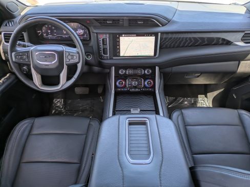 Used 2024 GMC Yukon XL Denali AWD/4WD image 14