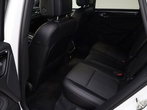 Used 2024 Porsche Macan image 27