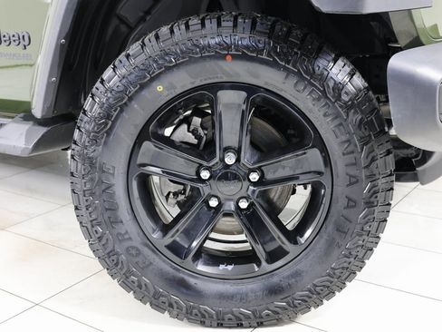 Used 2021 Jeep Wrangler Unlimited Sahara image 12