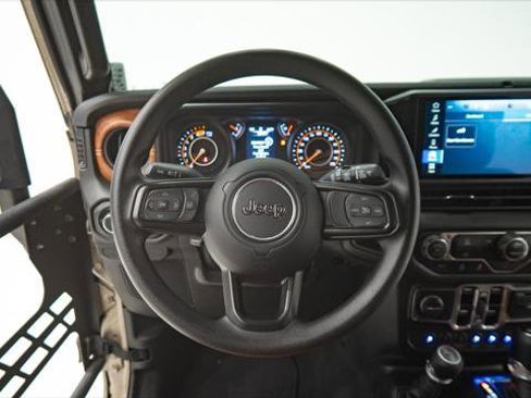 Used 2025 Jeep Wrangler Unlimited Sport image 38