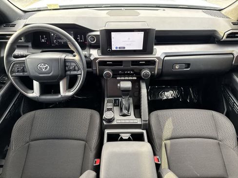 Used 2025 Toyota 4Runner SR5 AWD/4WD image 23