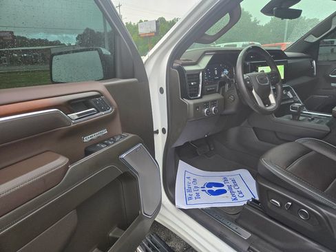 Used 2024 GMC Sierra 1500 Denali AWD/4WD image 6