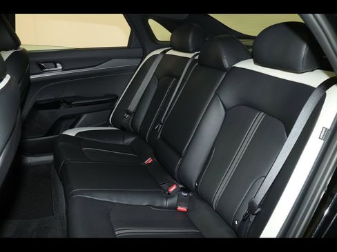 Used 2025 Kia K5 GT-Line w/ GT-Line Premium Package image 31